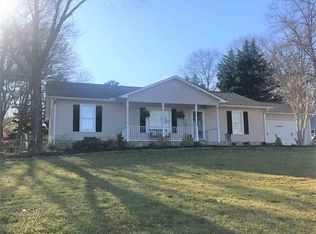 180 Edgefield St, Boiling Springs, SC 29316