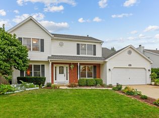 722 Canyon Ln, Elgin, IL 60123