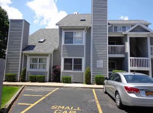 1535 N Oak Hill Dr UNIT B-2, South Bend, IN 46637
