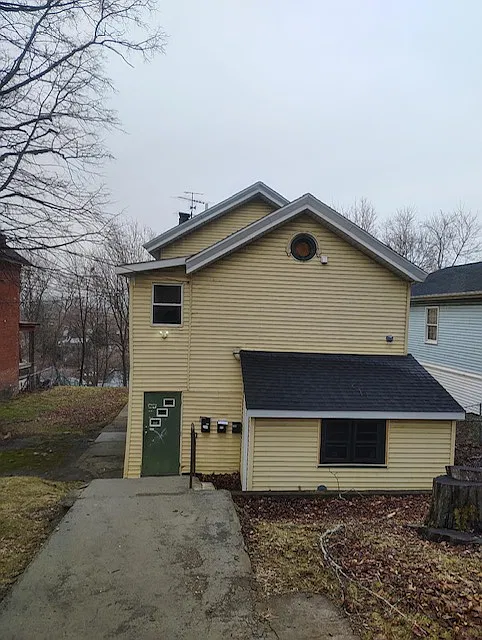 2 bed, 500 sqft, $1,050 — Photo 2