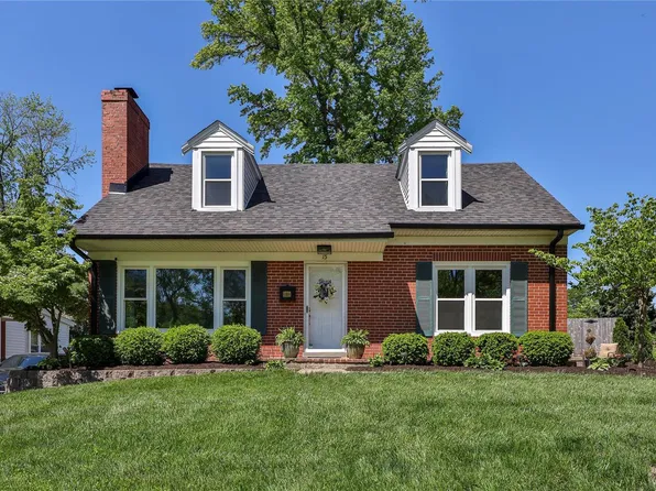 15 Magnolia Dr, Saint Louis, MO 63124