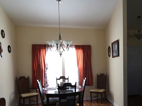 4th image of 14 Hemlock Way