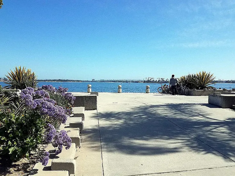 1136 Pacific Beach Dr — Photo 1