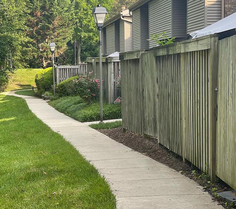 1st image of 10595 Twin Rivers Rd