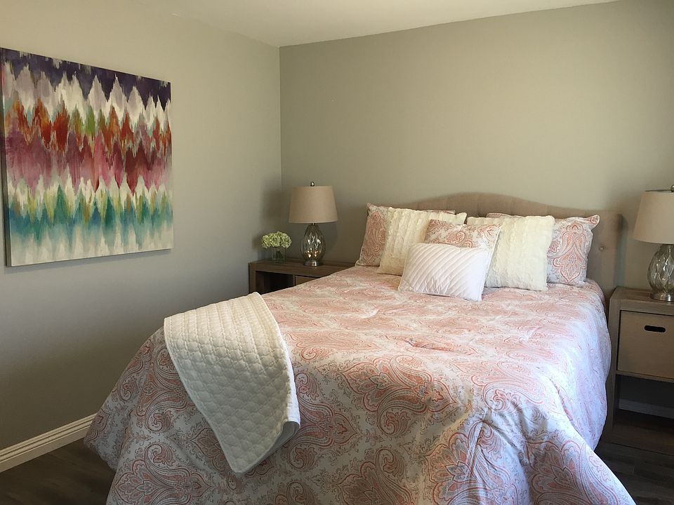 2nd image of 1551 E 76th Pl