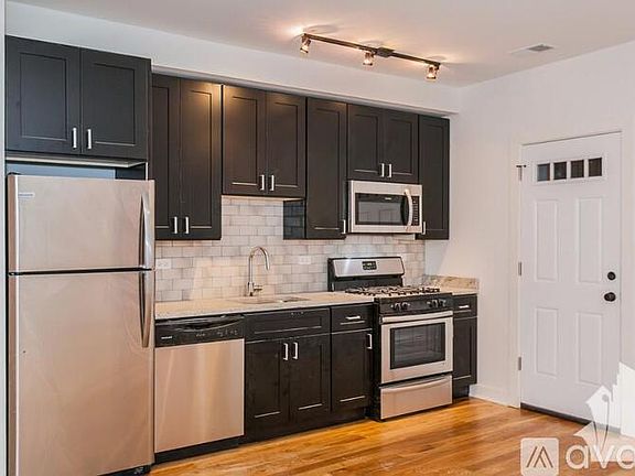 3rd image of 2201 W Eastwood Ave #22032SW