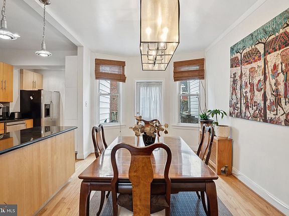3rd image of 1029 G St NE