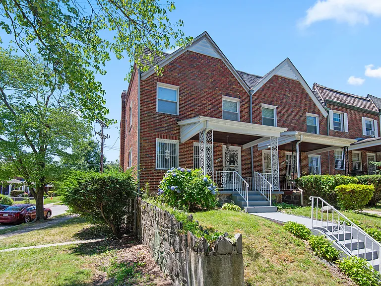 2600 N Longwood St — Photo 13