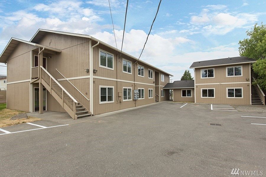 1st image of 1003 S. C St.