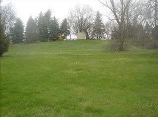 288 Moon Clinton Rd, Coraopolis, PA 15108