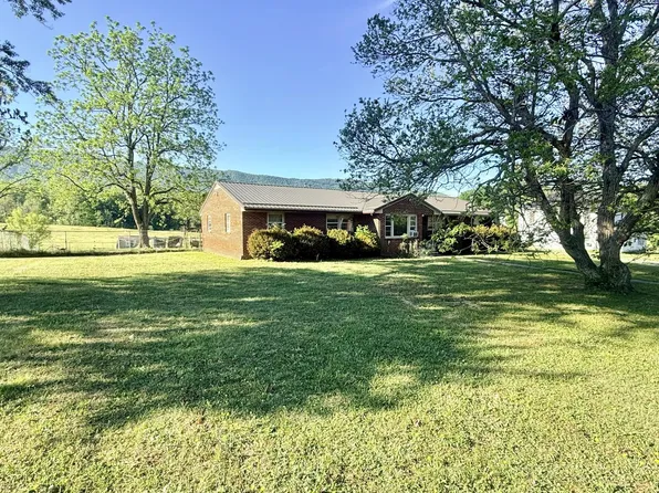 2088 Seneca Trl S, Peterstown, WV 24963