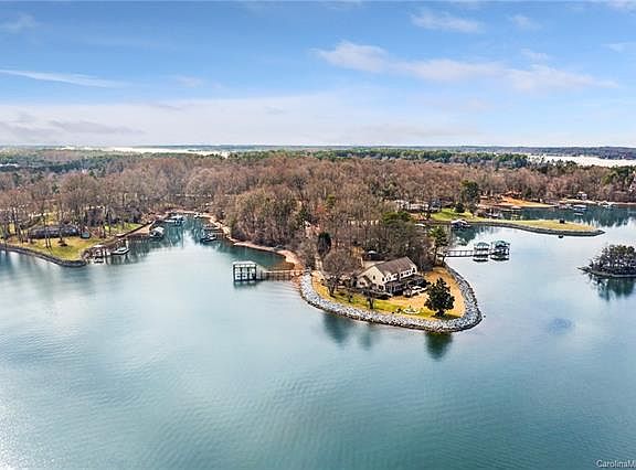 3rd image of 126 Hanes Bee Ln