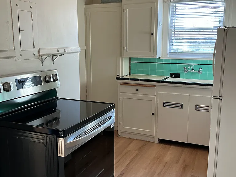 256 Burwell St #301 — Photo 11