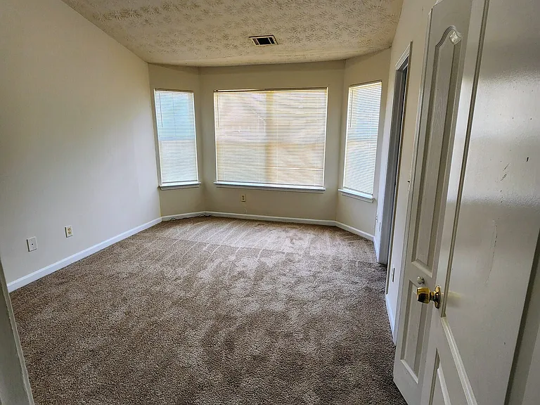 2943 Fields Dr — Photo 8