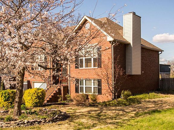 3rd image of 204 Dogwood Ln