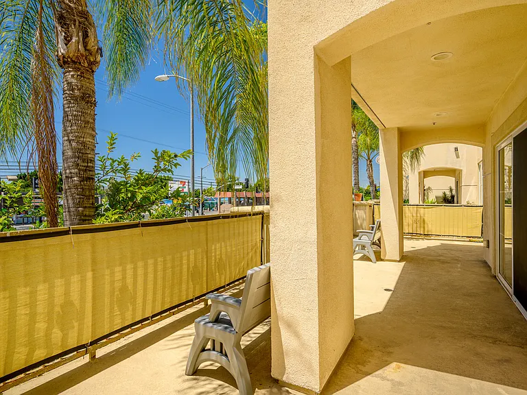 6800 Corbin Ave #106 — Photo 33