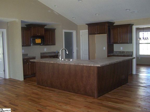 5th image of 216 Laramie Peak Ln