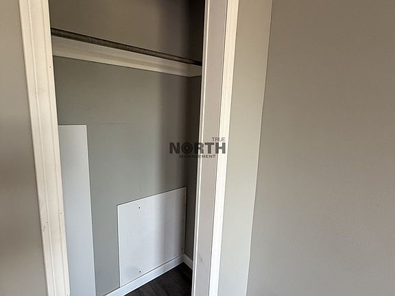 4th image of 910 34th Ave W #29