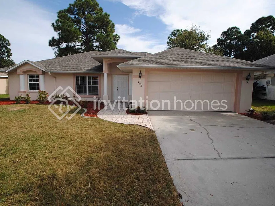 972 Kingfisher Way