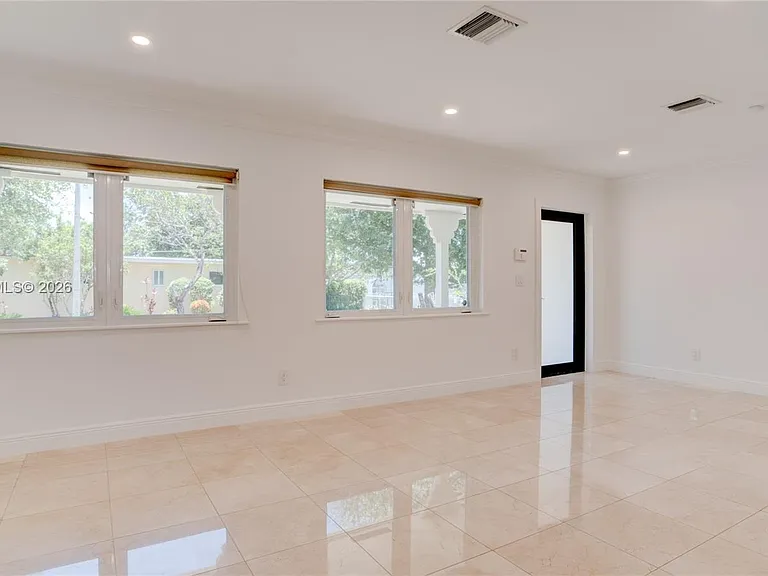 500 SW 51st Ct — Photo 16