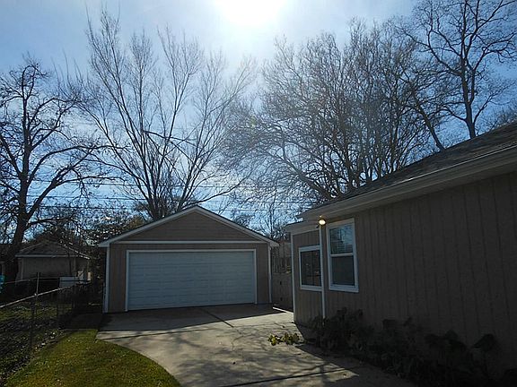 5th image of 3210 Albemarle Dr