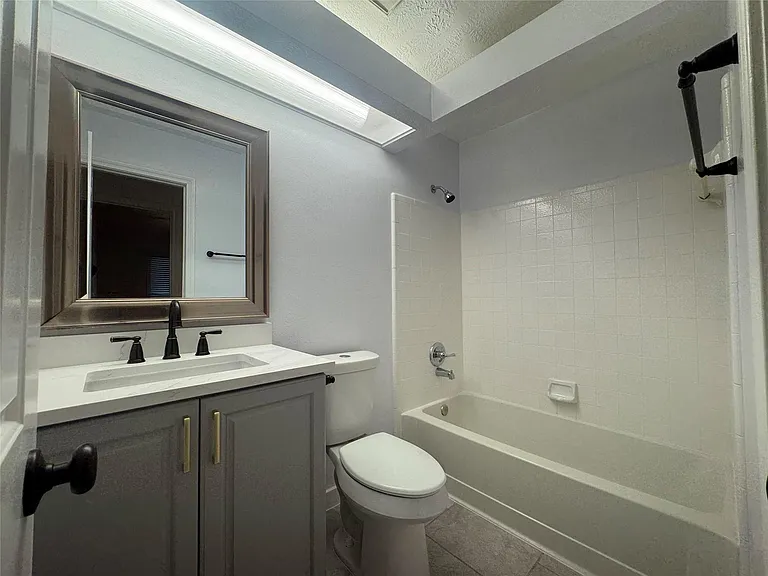 6608 Mesa Hollow Dr — Photo 10