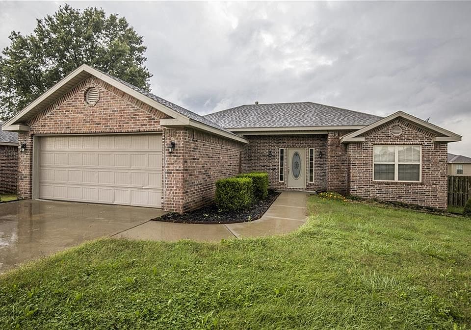 1st image of 663 Olivia Ln