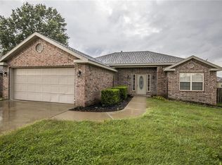 663 Olivia Ln, Centerton, AR 72719