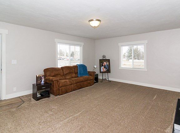 3rd image of 5113 E Owens Ave
