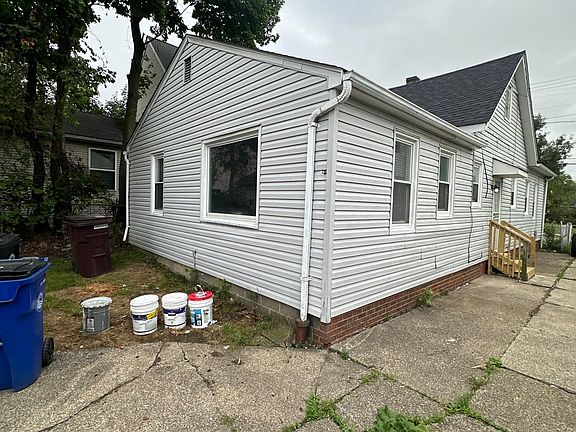 2nd image of 9715 Elizabeth Ave #1