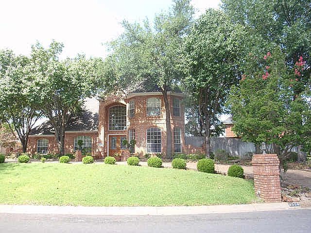 1st image of 4008 Stonehaven Dr