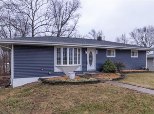 2120 Meadow Dr, High Ridge, MO 63049