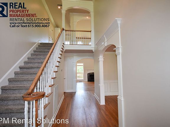 4th image of 211 Royal Glen Blvd