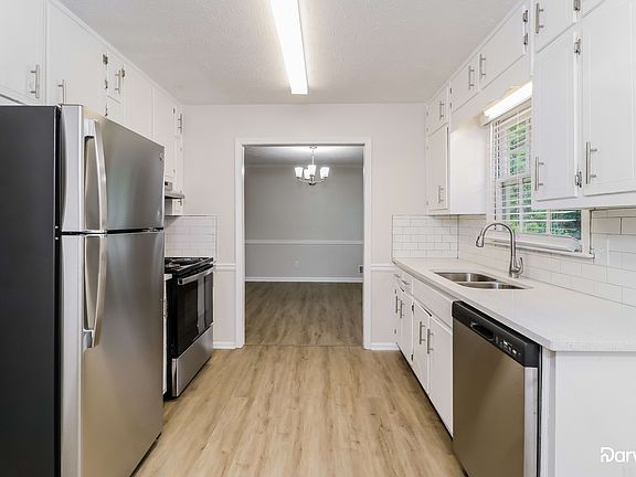 2nd image of 510 Greenview Ave SE