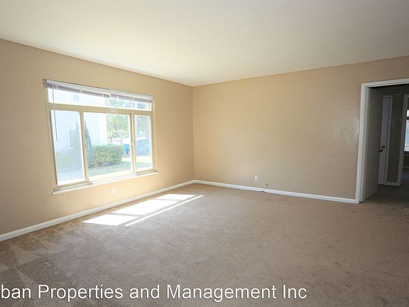 2nd image of 950 Magnolia Ave Unit 9