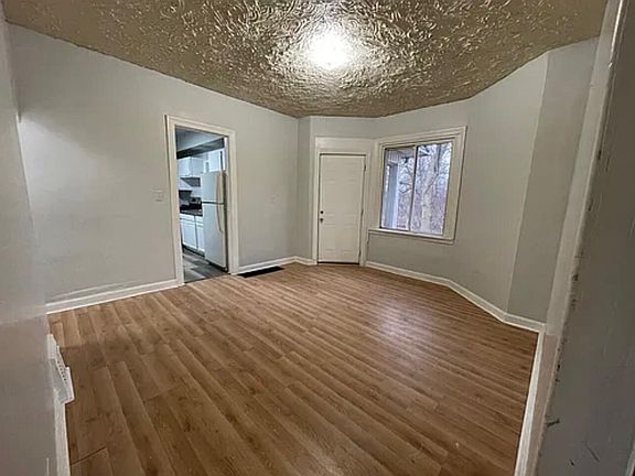 4th image of 1013 Maple Ave