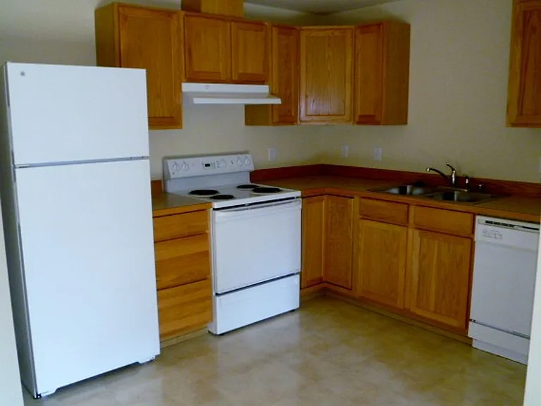 1703 Melody Cir — Photo 10