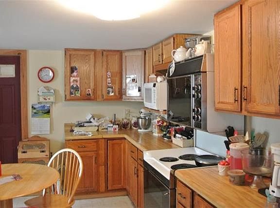 2nd image of 10 Poplar Ave