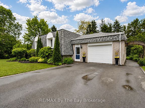 2nd image of 93 Frederick Dr #S/s