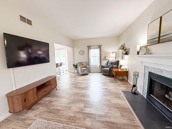 4th image of 4018 Southampton Dr
