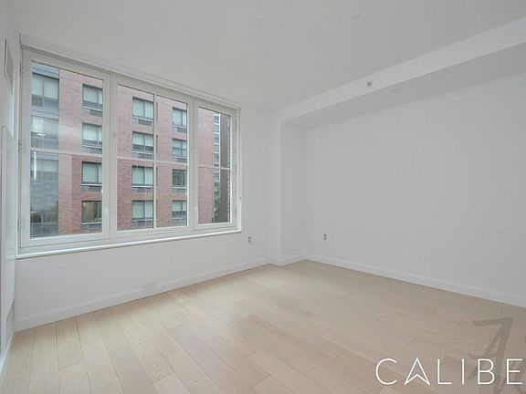 4th image of 535 W 43rd St APT N4k