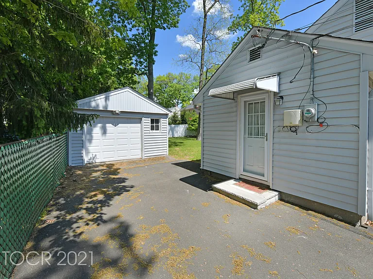 89 Crescent Ave — Photo 17