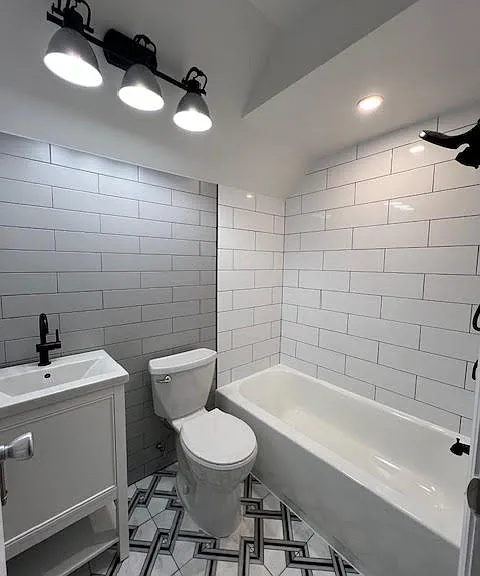 230 Monahan Ave — Photo 9