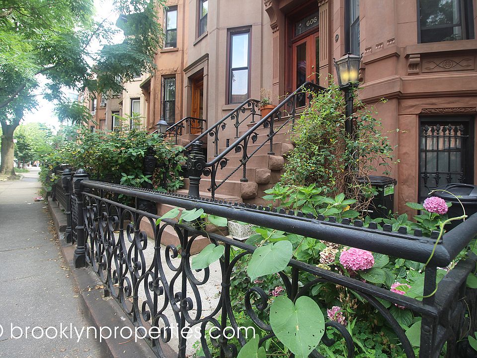 1st image of 606 10th St #1
