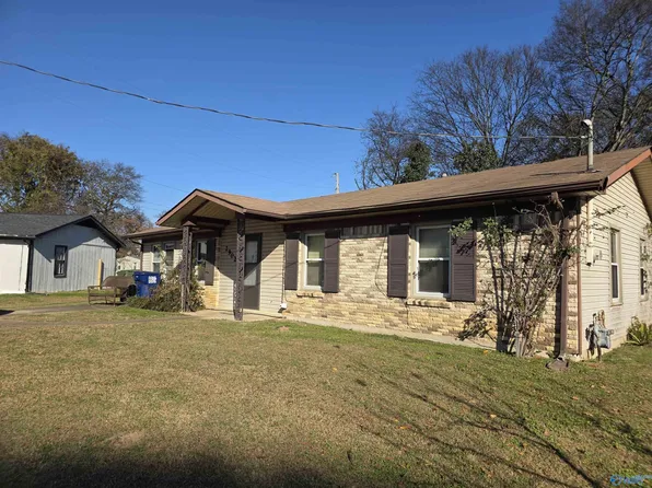 2902 Alhambra Cir SW, Huntsville, AL 35805