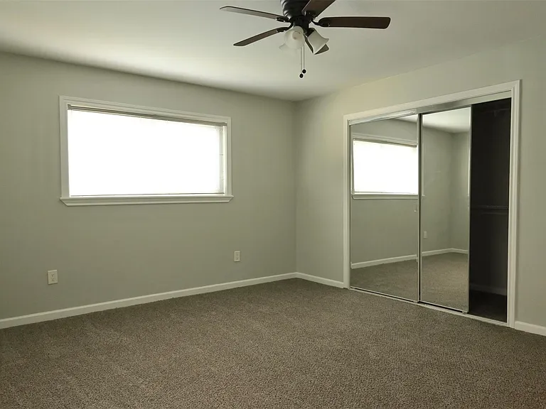 9810 Cliffwood Dr — Photo 11