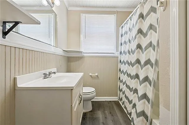 627 Julius Ave — Photo 8
