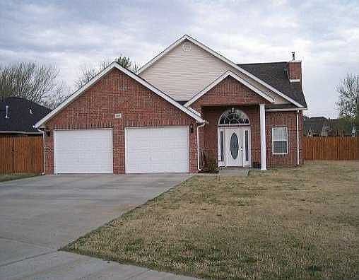1st image of 409 Julian Ct