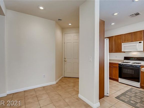 4th image of 4770 Regalo Bello St