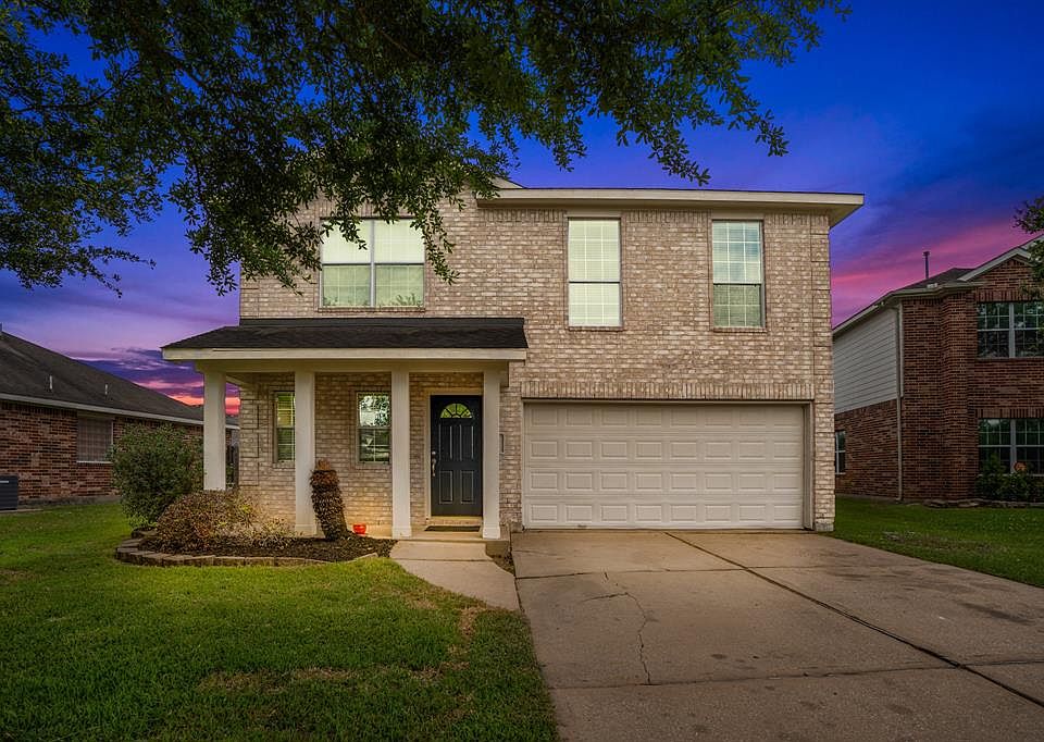Welcome to your new home on 9906 Lynette Falls Dr., located on a pretty cul-de-sac lot in White Oak Falls.